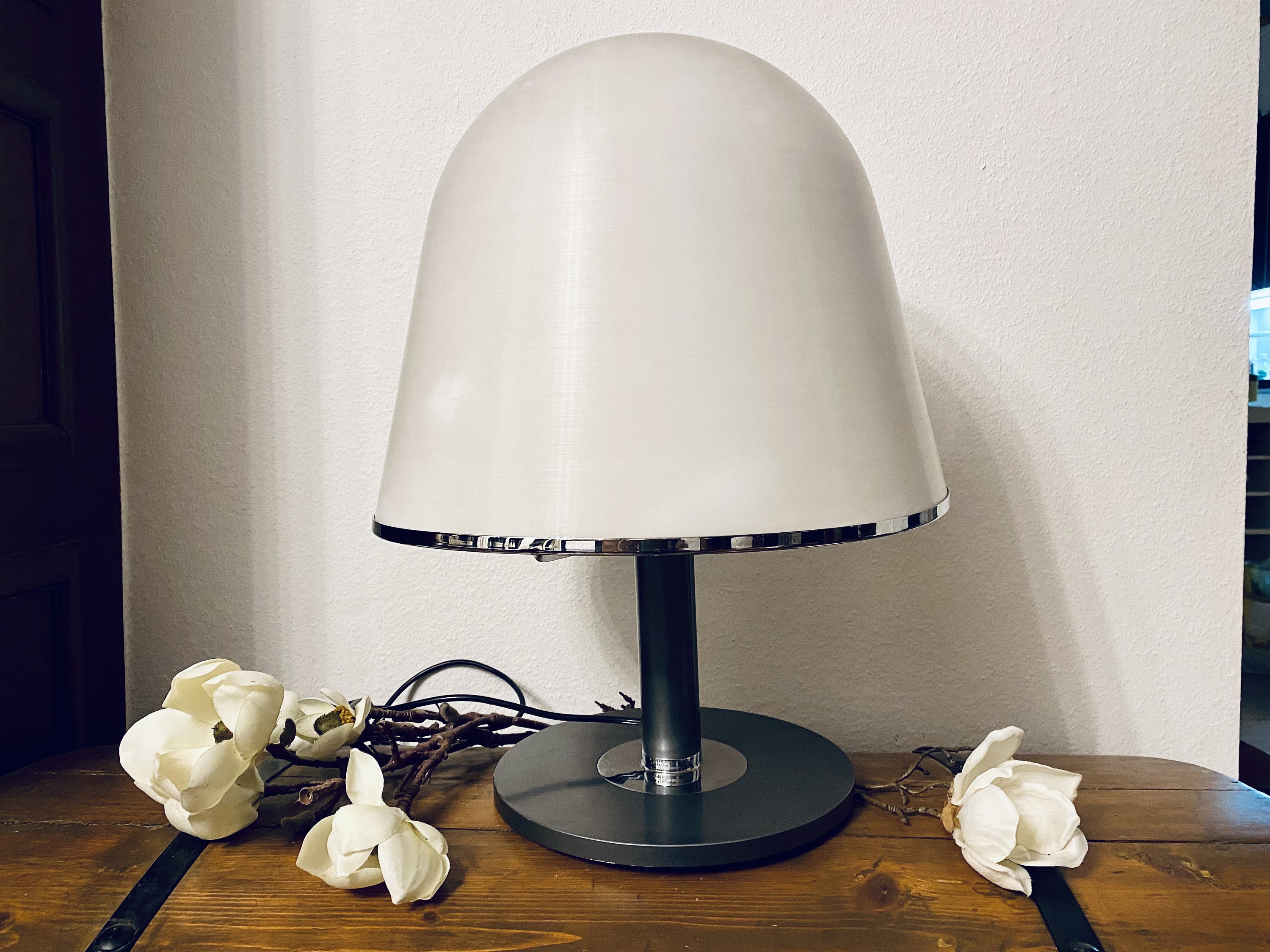 Guzzini hotsell table lamp