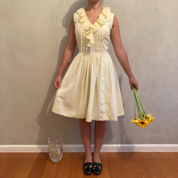 Tullo 1960’s V Neck Ruffled Yellow and White Cott… - image 2