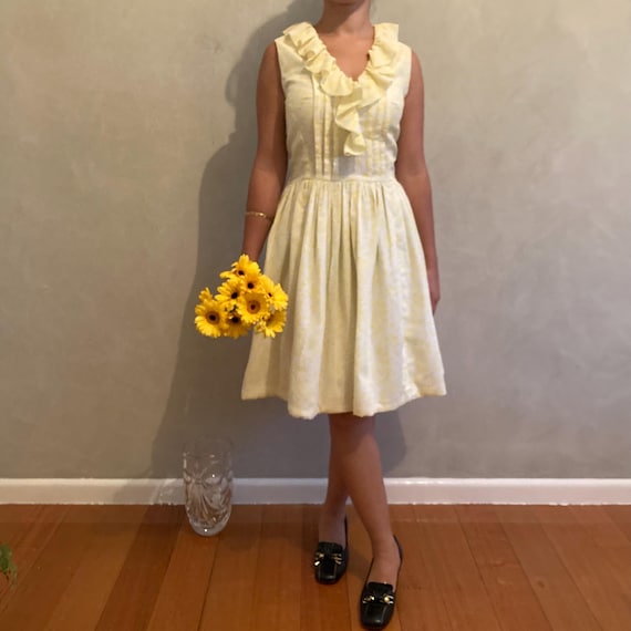 Tullo 1960’s V Neck Ruffled Yellow and White Cott… - image 5