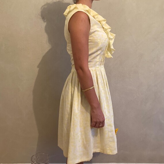 Tullo 1960’s V Neck Ruffled Yellow and White Cott… - image 6