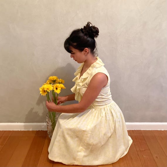 Tullo 1960’s V Neck Ruffled Yellow and White Cott… - image 10