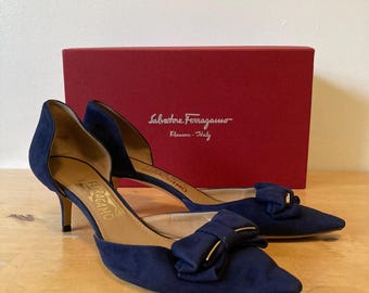 Salvatore Ferragamo Navy Suede Heels with Bow | Size: 8.5 C