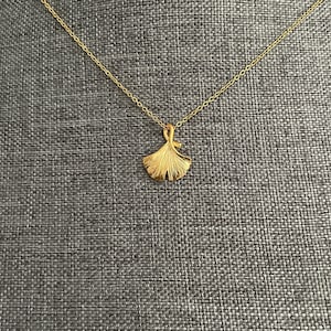 Ginkgo Leaf Necklace Gold – Minimalist Nature Jewelry, Gold Ginkgo Pendant Necklace, Dainty Botanical Necklace, Leaf Jewelry Gift for Her