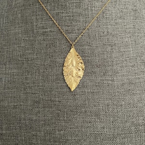 Big Crisp Leaf Necklace, Gold and Silver Leaf Pendant Necklace for Women and Girls, Leaf Jewelry for a Gift