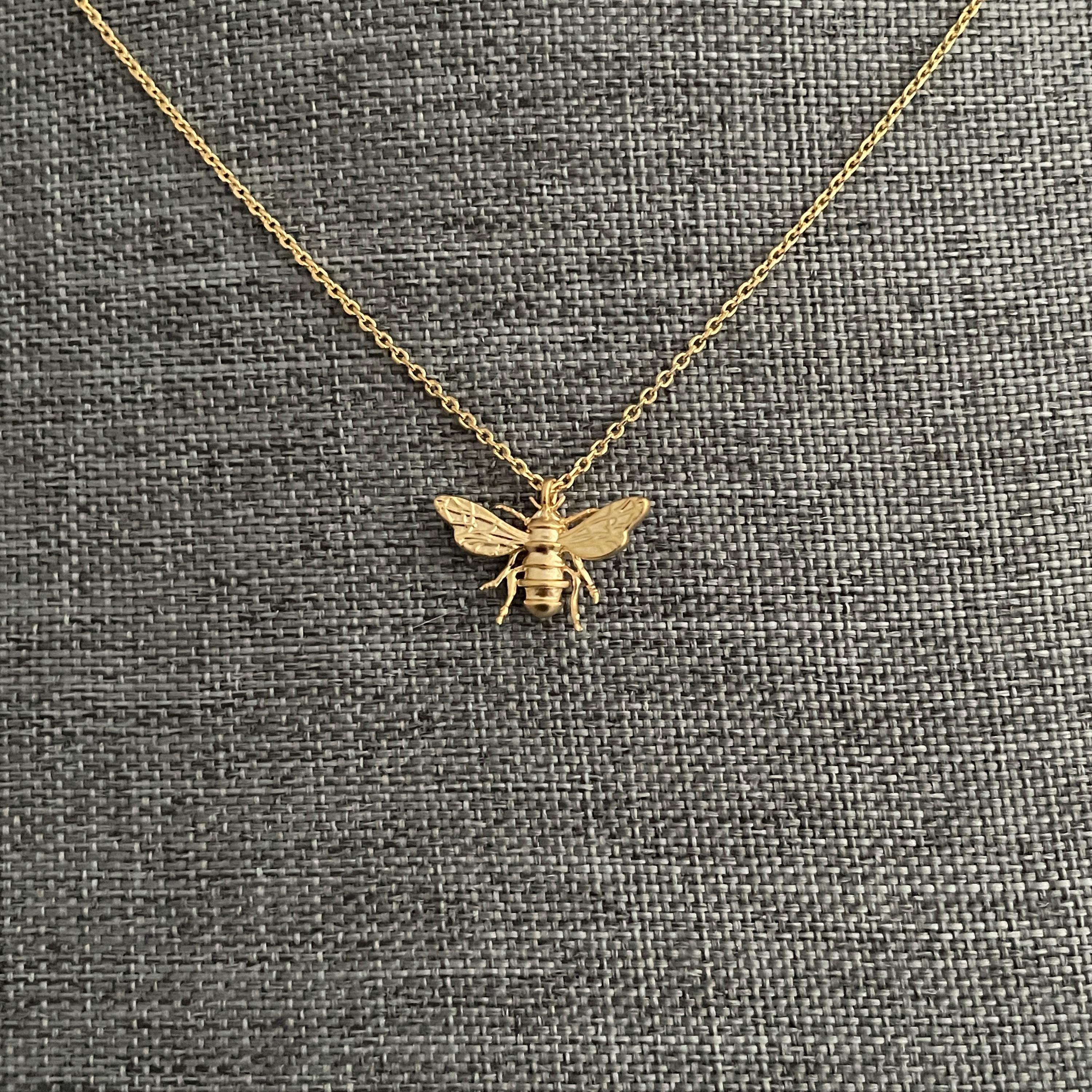 Collier Pendentif Abeille En Métal Argenté Et Doré - Longueur Réglable ~43 Cm - Neuf Avec étiquettes