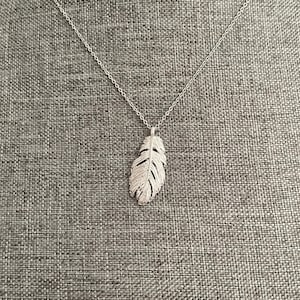 Gold und Silber Feder-Halskette für Frauen und Mädchen, Feder-Anhänger Schmuck für ein Geschenk