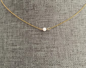 Minimalistische Opal Halskette in Gold, Silber oder Roségold – zierlicher Oktober Geburtsstein Schmuck