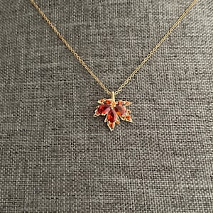 Kanada Ahorn Blatt Baum Halskette, kanadischer Ahorn Blatt Schmuck für Frauen, Rot Ahorn Blatt Charme Halsketten Geschenk