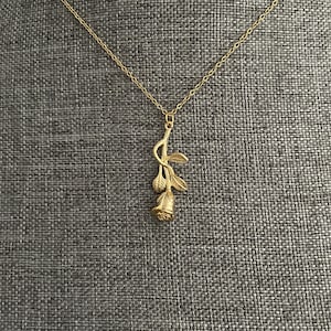 Rose Flower Pendant Necklace for Women, Beautiful Floral Necklace for Girls for Gift