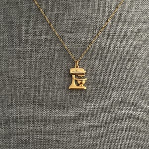 Gold Baking Mixer Necklace, Baker&#39;s Jewelry, Baking Hobby Jewelry for Women, Pastry Chef Necklace