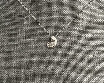 Collar de conchas, collar con la voz de Ariel, collar de caracola, collar de conchas, collar de plata, regalo para ella, regalo para él, regalo para hija