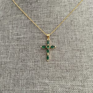 Green Cross Cubic Zirconia Necklace for Women and Girls, Elegant Cross Jewelry for a Gift, Small Gold Cross Pendant Necklace for Her