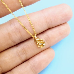 Tiny Pine cone necklace, Gold/ Silver necklace, Pinecone necklace, Gift for birthday, Gift for girlfriend, Gift for Christmas