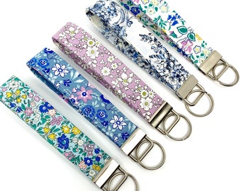 Key Fob Keychain//Floral keychain/Keychain Wristlet/ Fabric Keychain/Keychain Fob/Wrist Keychain/Made in USA