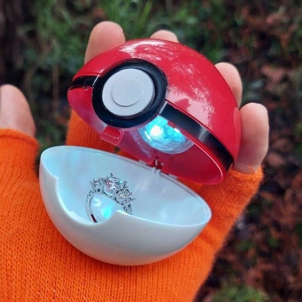 Porte-bague Pokeball Lightup LED Box Prop Cadeau Poke Ball Loveball Amour Mariage Fiançailles Proposition Geek