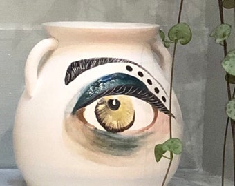 EYE pot  - SMALL vessel, Ceramic sculpture, handmade and unique.