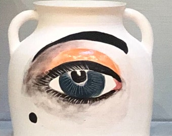 EYE pot  - SMALL vessel, Ceramic sculpture, handmade and unique.