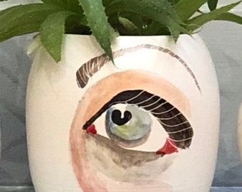 EYE pot  - SMALL vessel, Ceramic sculpture, handmade and unique.