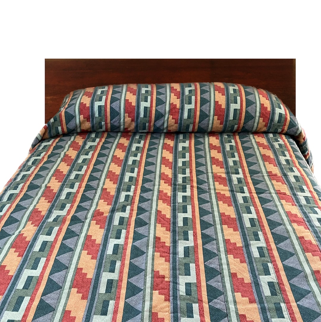 QUEEN SIZE - Vintage 1980s Quilted Bedspread by Valiant