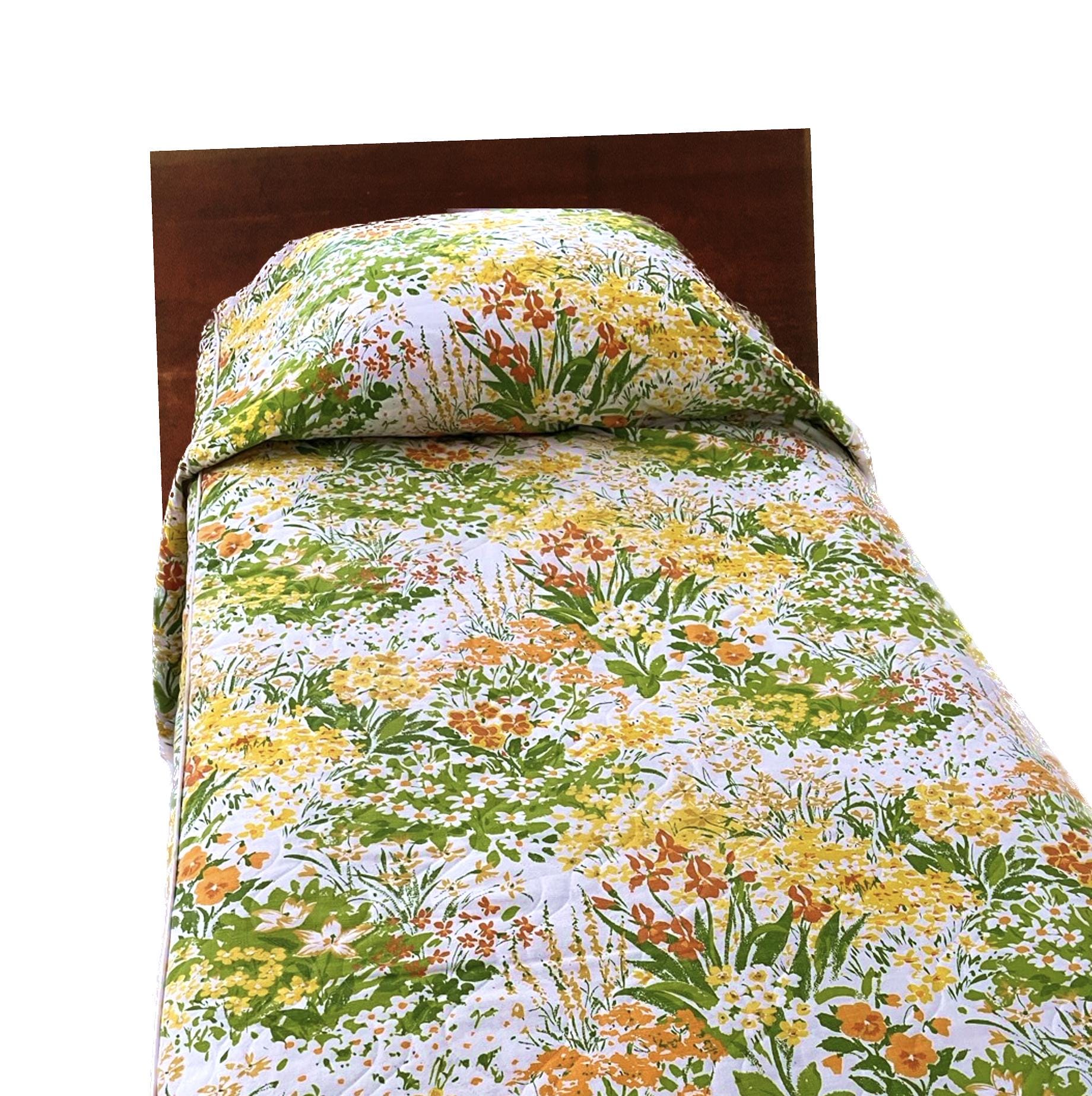 UKビンテージ 60s 70s フラワー ヒッピー ベッドカバー ダブル Vintage 60s 70s Floral Bedspread – Quilted Coverlet