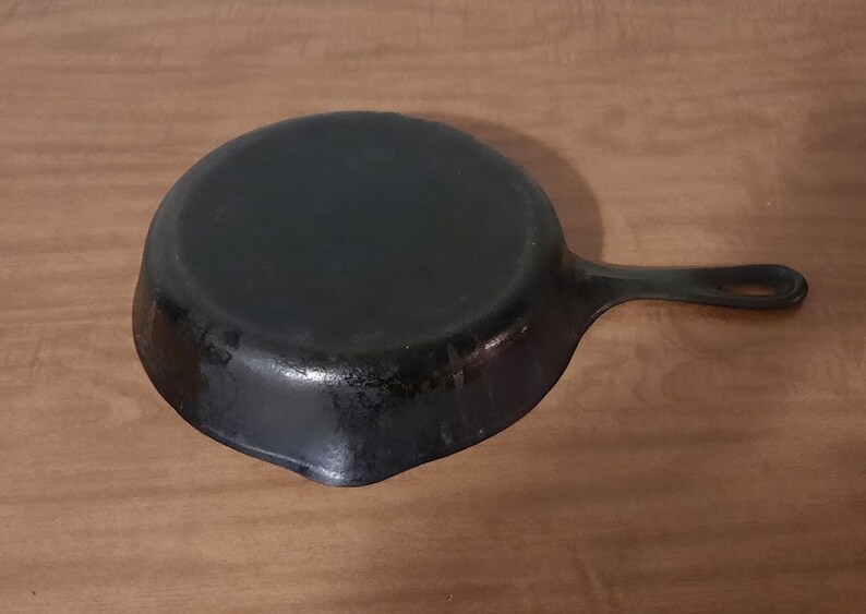 Vintage Wagner Ware Sidney O Cast Iron Skillet9 Diameter6 Country