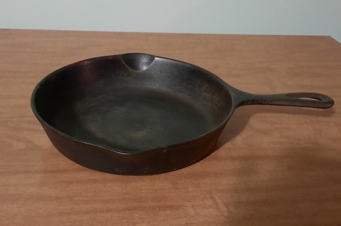 Vintage Wagner Ware Sidney O Cast Iron Skillet9 Diameter6 Country Kitchen Cookware Ovenware Etsy