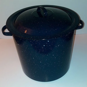 Large Vintage Blue Speckled Graniteware Enamelware Stock Pot and Lid~Rustic Retro Farmhouse Camping Cookware