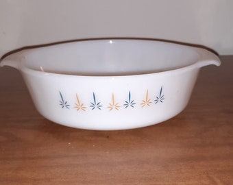 Vintage Anchor Hocking Fire King 1950/'s Candle Glow 1.5 Quart Round Baking Dish Mid Century Milk Glass Casserole Dish Atomic Age Dish