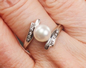 Vintage F & F Felger 14k White Gold Pearl Diamond Ring - Size 5.25