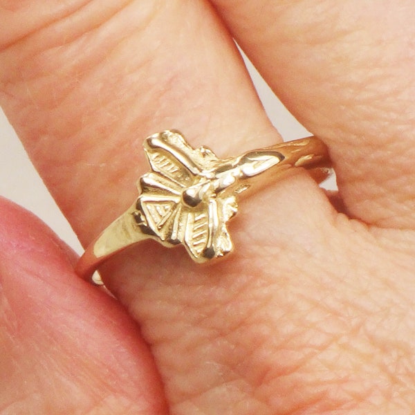 Anillo vintage con crucifijo en oro amarillo de 14 k - Talla 9 1/2