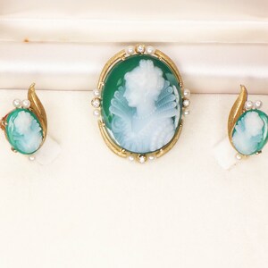 Vintage 14k Gold Green Hardstone Cameo Pendant Earrings Set: Pearl & Diamond Renaissance Revival image 6