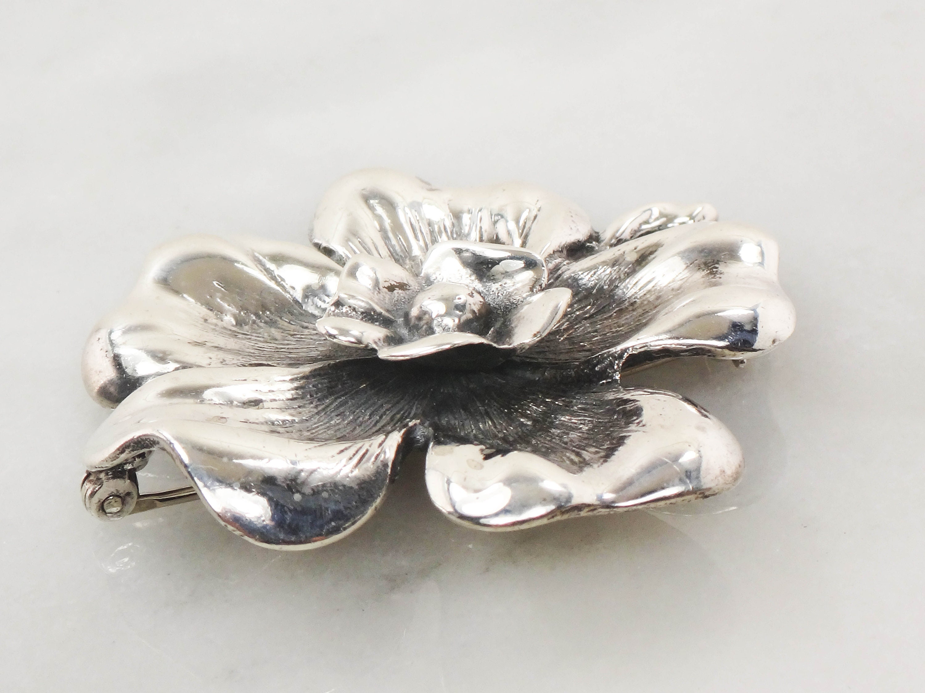JewelryDeals4ucom Jewel Art 925 Sterling Silver - Vintage Sculpted Flower Brooch Pin - BP6201