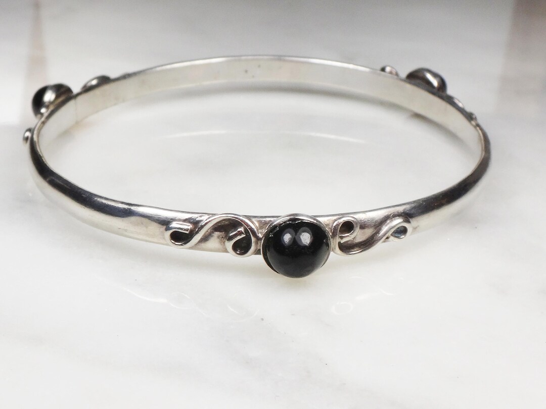 Black - Handcrafted Glass Stone Bracelet 16 main image 1