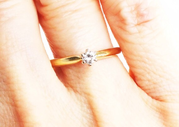 Vintage Round Natural Diamond Engagement Ring Sma… - image 9