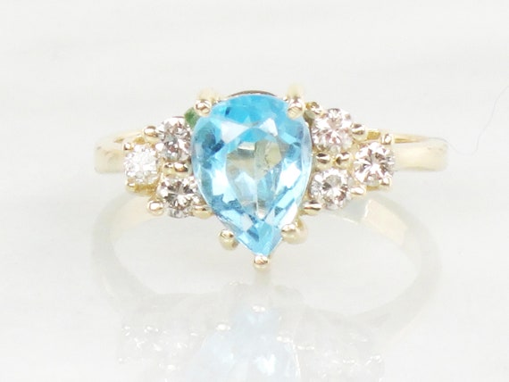 Vintage 14k Yellow Gold Blue Topaz and Natural Diamond Ring Pear