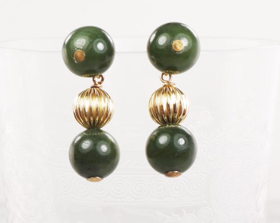 Vintage 14k Gold Green Bead Earrings Yellow Gold D