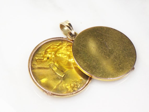 Antique Gold Repousse Locket Art Nouveau Locket 1… - image 9