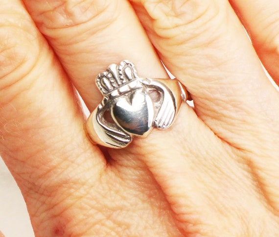 Vintage Claddagh Ring Irish Sterling Silver Cladd… - image 1