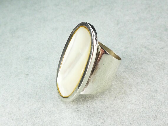 Sterling Silver Mother of Pearl Ring Sterling Silver Mother of Pearl Ring