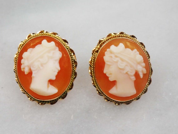 Vintage 14k Gold Shell Cameo Stud Earrings Oval M… - image 6