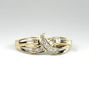 Vintage 10k Gold Diamond Ring - Round and Baguette Cut Natural Diamonds - Size 6.5