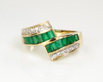 Vintage 18k Yellow Gold Channel Set Natural Emerald Diamond Ring  May Birthstone Size 6.5