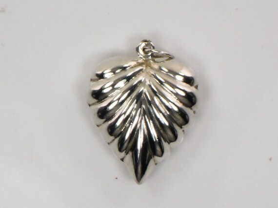Vintage Sterling Silver Puffed Ribbed Heart Penda… - image 6