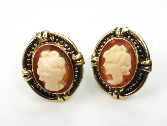 Vintage Small 14k Gold Cameo Stud Earrings with P… - image 2