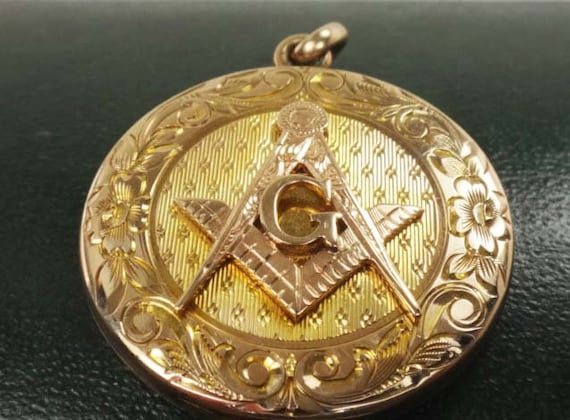 Vintage Masonic 10k Gold Locket Pendant Antique E… - image 1