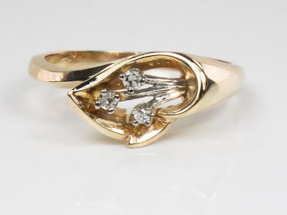 Dainty 10k Yellow Gold Diamond Ring Vintage Solid… - image 4