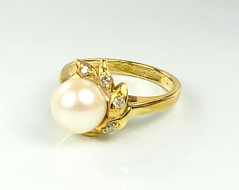Vintage 14k Yellow Gold Pearl Diamond Ring - Size 6.25, 8 MM