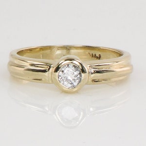 Vintage Solid 14k Yellow Gold Round Natural Diamond Solitaire Ring Size 5.5