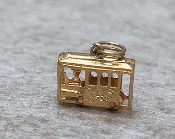 Vintage 14k Gold Cable Car Charm: San Francisco Travel Pendant