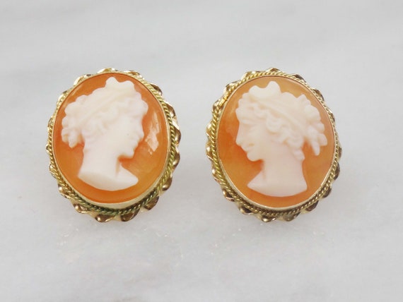 Vintage 14k Gold Shell Cameo Stud Earrings Oval M… - image 4